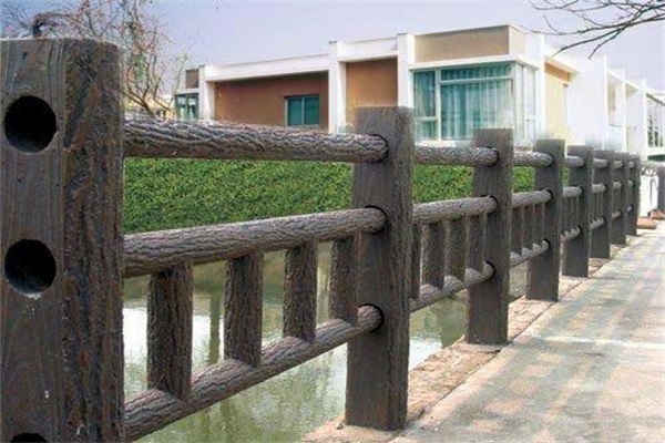 仿（fǎng）樹皮欄杆