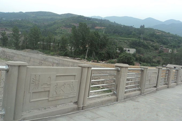 複合式欄（lán）杆