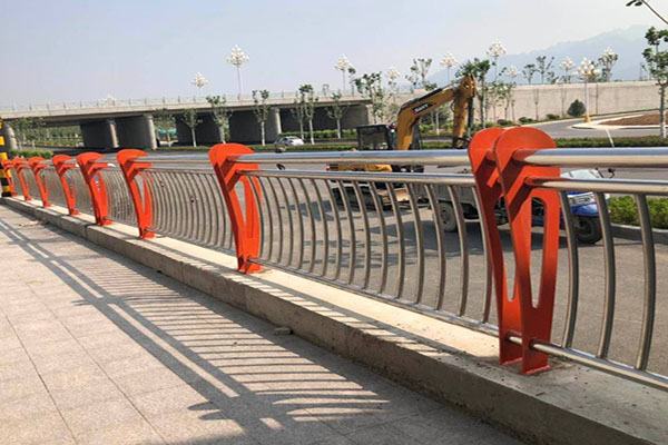 不鏽鋼欄杆（gǎn） 